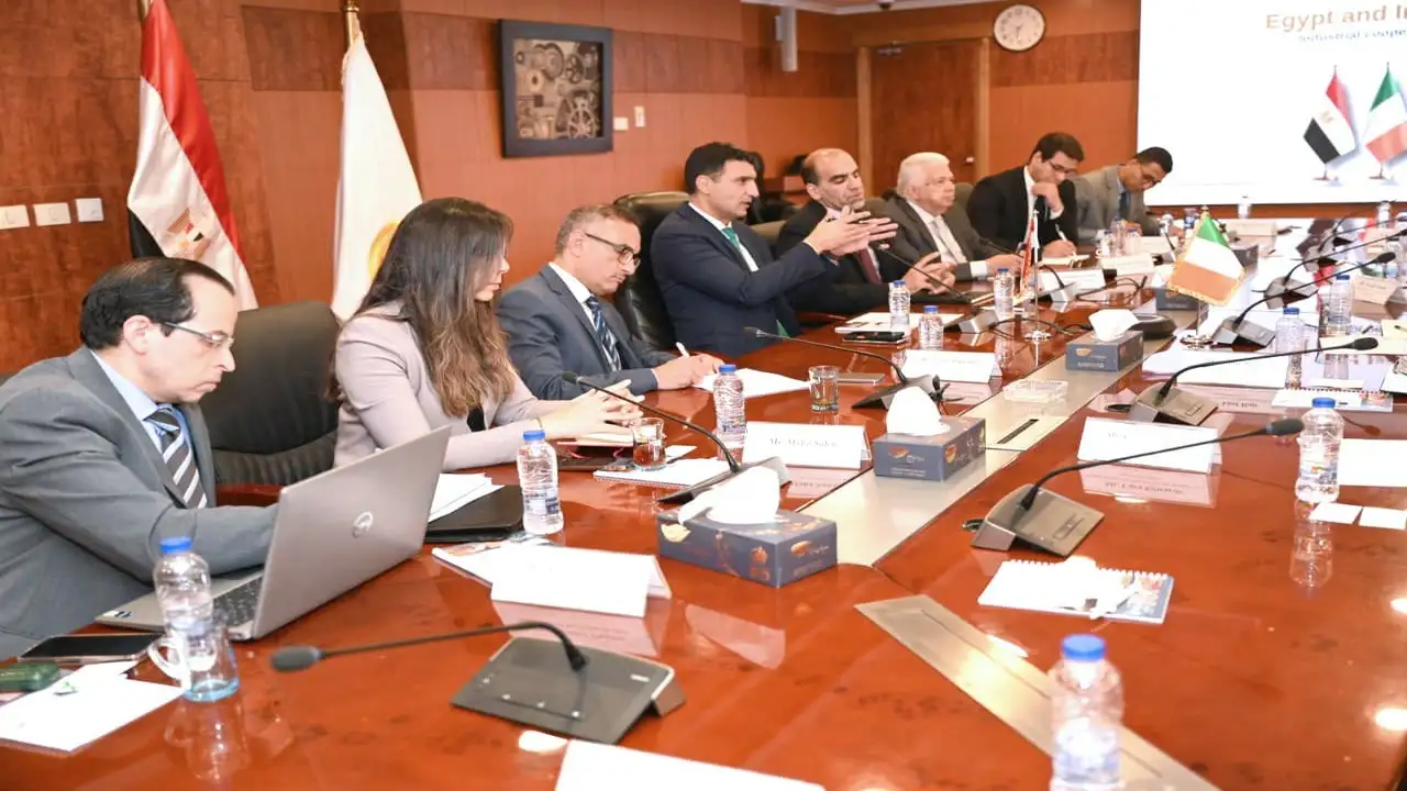 مصر تستهدف دمج الذكاء الاصطناعي في تطوير صناعة الدواء